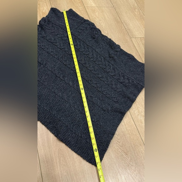 Inis Crafts Ireland 100% Merino Wool Cable Knit Poncho Cape Gray Women’s S/M - Picture 6 of 7